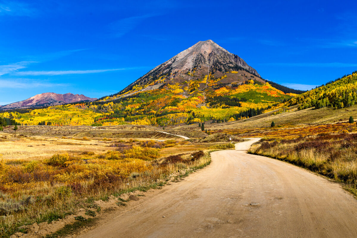 Golden aspen trees and mountain landscape near Crested Butte, Colorado in autumn