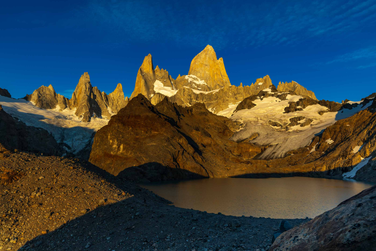 Sunrise light on Mount Fitz Roy above Laguna de los Tres in Patagonia, Argentina