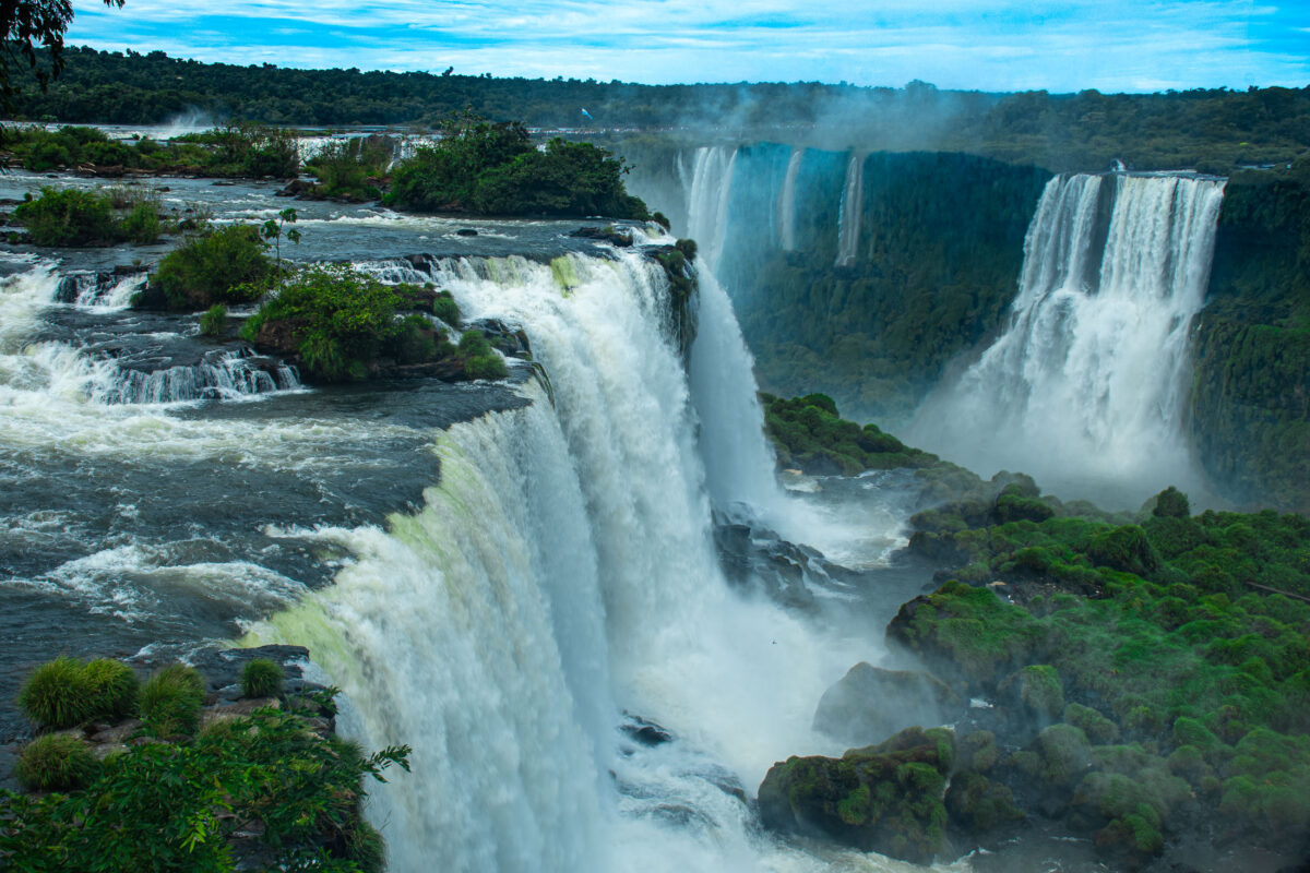 iguazu falls wide landscape